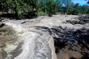 Tufu (calcite) dam wall