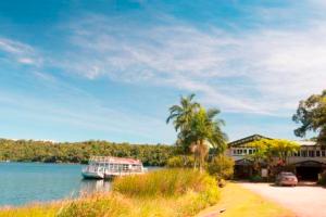 Lake Barrine Tearooms
